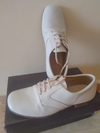 Zapatos niño blancos talla 36