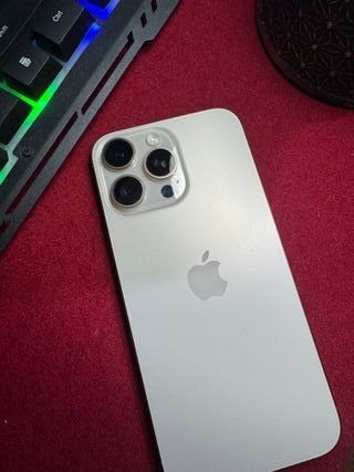 iPhone 16 Pro Max Dorado