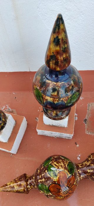 Remates de cerámica, pináculos o bolas de remate