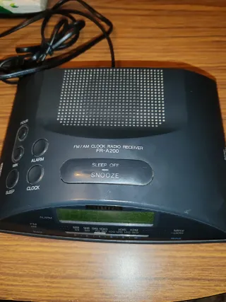 Radio despertador AIWA FM/AM FR-A200
