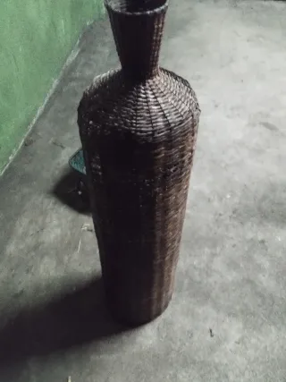 Jarrón de mimbre y ratán grande