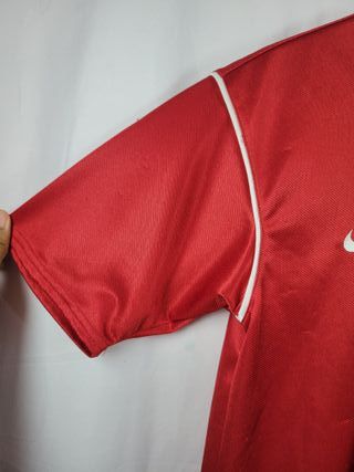Camiseta deportiva Nike roja T. 14-16 años