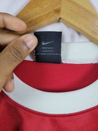 Camiseta deportiva Nike roja T. 14-16 años