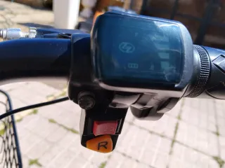 Scooter eléctrica 3 ruedas con cesta