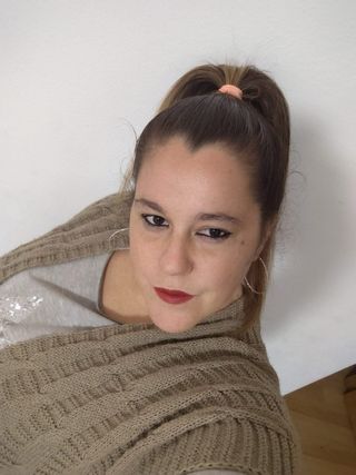 Limpiadora, peluquera, dependienta,camarera