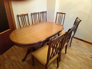 Mesa de comedor ovalada con 6 sillas