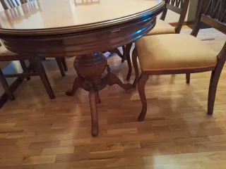 Mesa de comedor ovalada con 6 sillas
