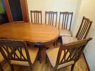 Mesa de comedor ovalada con 6 sillas