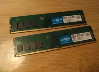 2x Crucial 8GB DDR4-2400 UDIMM RAM