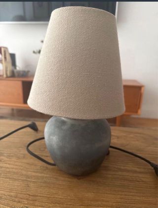 Lámpara Zara Home tela y piedra