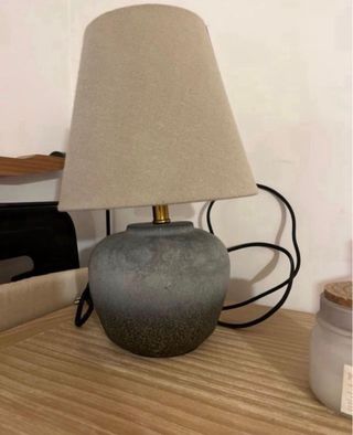 Lámpara Zara Home tela y piedra