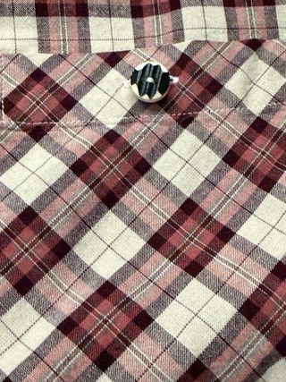 Camisa a cuadros roja y blanca