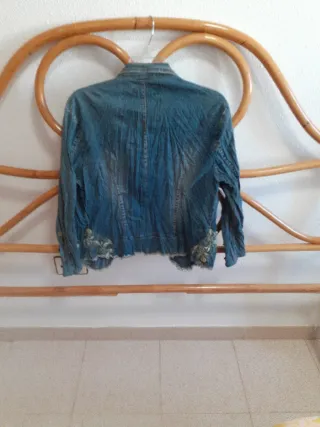 Falda vaquera con volantes con Chaqueta