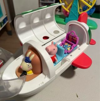 Avión Peppa Pig con peppa y maleta
