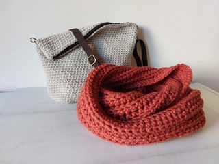 Bolso crochet mensajero beige nuevo
