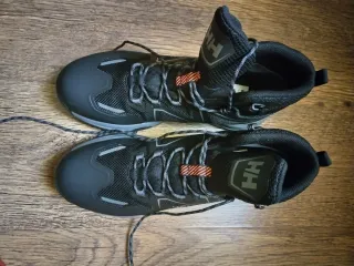 Scarpe trekking nere, taglia 42