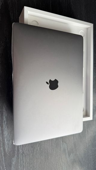 MacBook Pro Touch Bar Gris Espacial