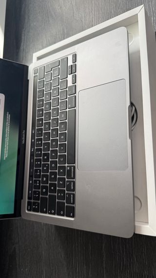 MacBook Pro Touch Bar Gris Espacial