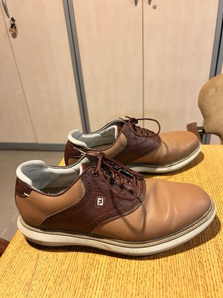 Zapatos de golf FootJoy beige y marrón