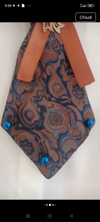 Cravatta gioiello vintage con perle e strass in se