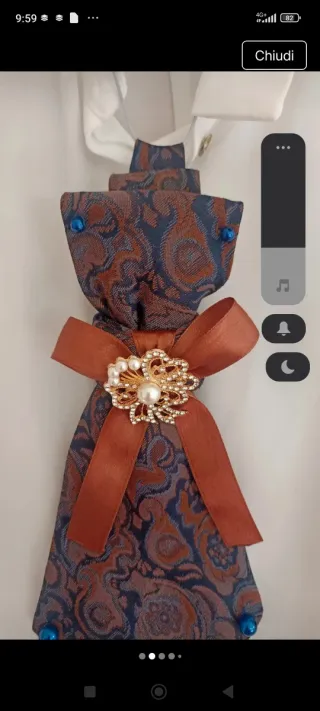 Cravatta gioiello vintage con perle e strass in se