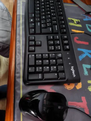 PC Gaming MSI con Monitor, Teclado y Ratón