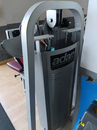 Máquina de Elevaciones Laterales