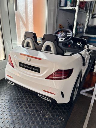 Coche eléctrico Mercedes SLC 300 Juguete