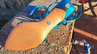 Zapatos de tacón Zara azules con pedrería