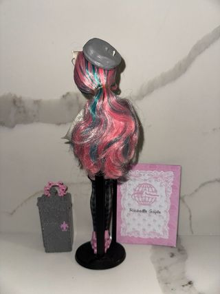 Muñeca Rochelle Goyle Scaris Monster High