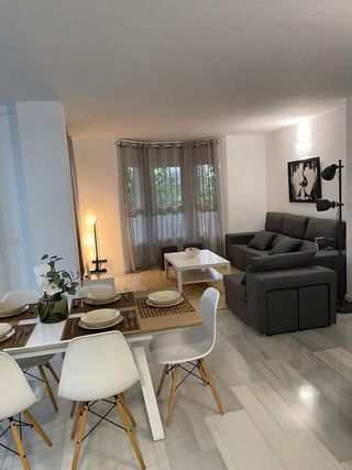 Piso en alquiler en Los Naranjos - Las Brisas en Marbella