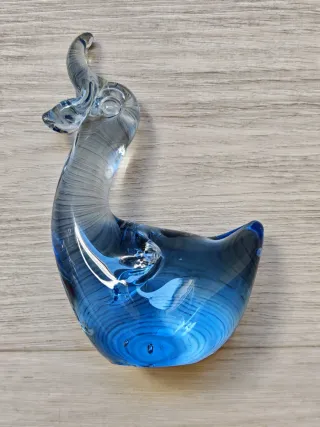 Statuetta anatra in vetro blu