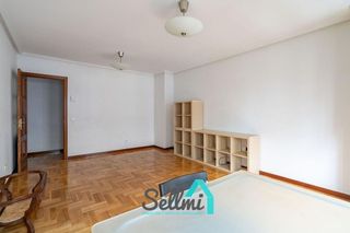 Piso en alquiler en Vallobín - La Florida en Oviedo