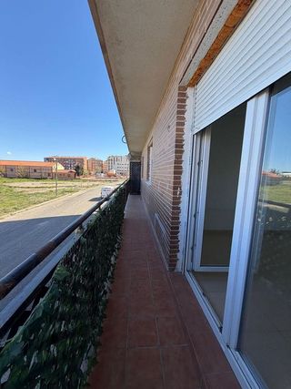 Piso en alquiler en Centro de Especialidades en Ocaña