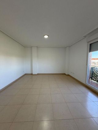 Piso en alquiler en Centro de Especialidades en Ocaña