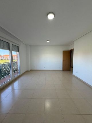 Piso en alquiler en Centro de Especialidades en Ocaña