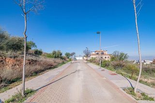 Solar en venta en Zubia (La)