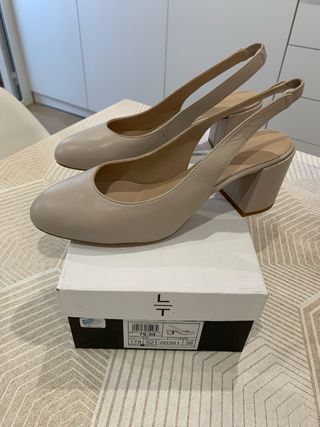 Zapatos de vestir beige sin estrenar