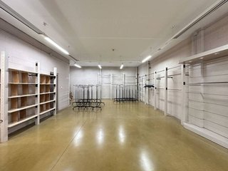 Local comercial en alquiler en Montigalà -Sant Crist en Badalona