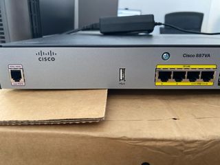 Router Cisco 887