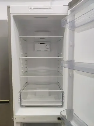 Nevera Balay plateada