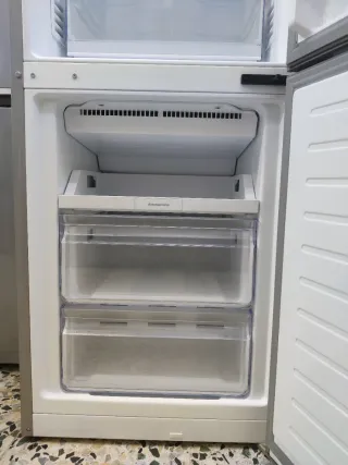 Nevera Balay plateada