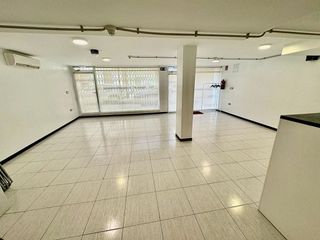 Local comercial en venta en Montcada Centre - La Ribera en Montcada i Reixac
