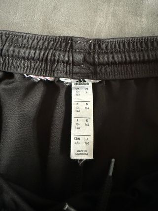 Pantalón corto Adidas negro