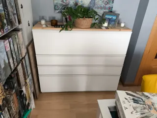 Aparador blanco y madera