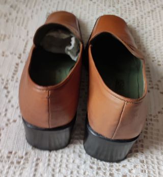 Zapatos El Cuco marrones.Talla 37