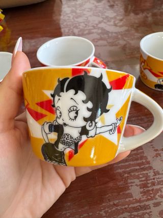 Juego 4 Tazas y Platos Betty Boop