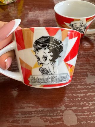 Juego 4 Tazas y Platos Betty Boop