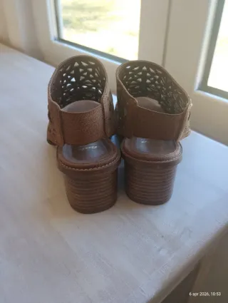 Scarpe Bata donna aperte marroni