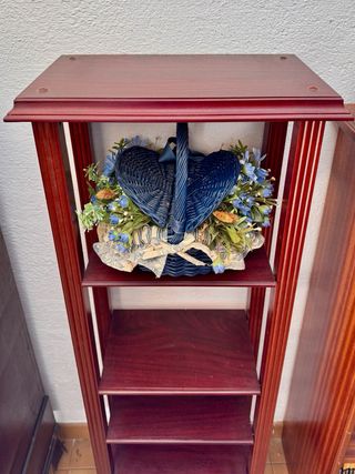 Mueble estantería de madera